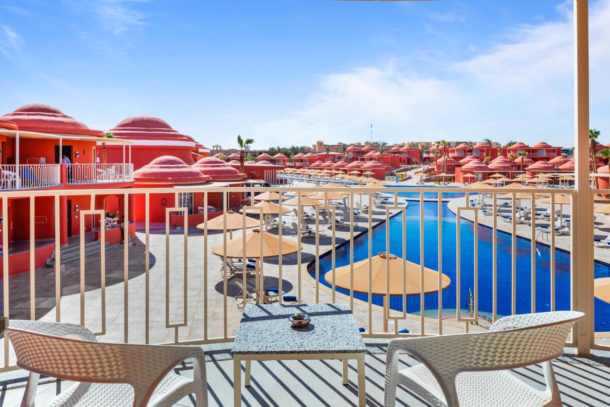 Pickalbatros Laguna Club Resort Sharm El Sheikh Екстериор снимка View of the pool at the Hilton Sharm El Sheikh