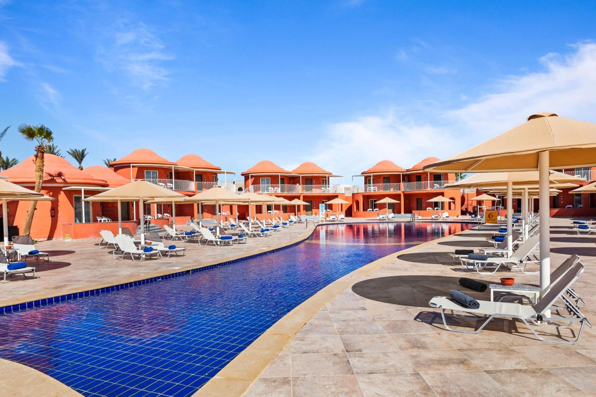 Pickalbatros Laguna Club Resort Sharm El Sheikh Екстериор снимка The swimming pool at the Iberostar Grand Hotel Bávaro