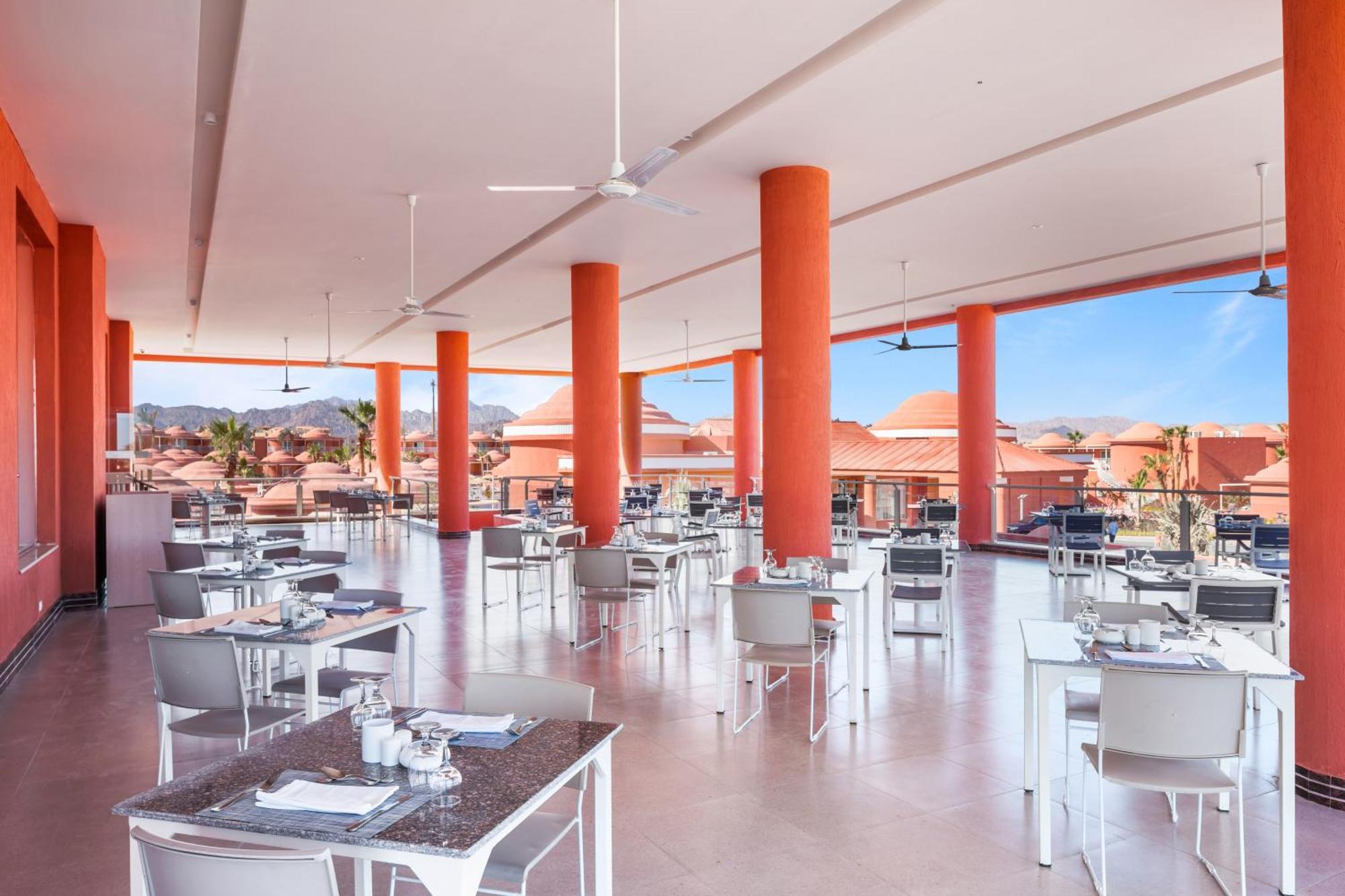 Pickalbatros Laguna Club Resort Sharm El Sheikh Екстериор снимка Restaurant at the hotel
