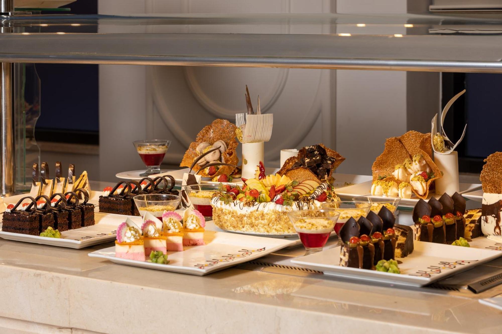 Pickalbatros Laguna Club Resort Sharm El Sheikh Екстериор снимка A dessert buffet
